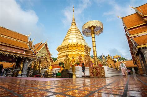  Doi Suthep Tapınağı: Şehrin Üstünde Ruhsal Bir Yolculuk