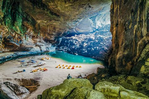  Hang En Cave'in Gizemli Dünyasına Bir Yolculuk: Muhteşem Doğal Güzellik ve Macera!