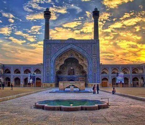  Jameh Mosque of Isfahan: Tarihi Muhteşemliği ve Mimari Harikası!