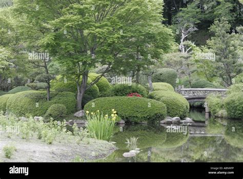  Mito's Kairakuen Garden: An Enchanting Oasis of Beauty and Tranquility!