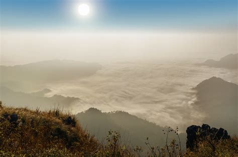  Qiongshan Parkı: Mistik Bir Atmosfer ve Muhteşem Manzaralar